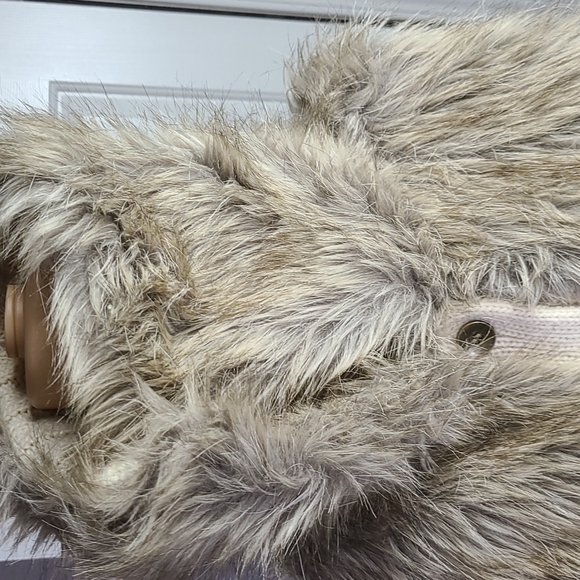 Ladies Sweater Vest - Picture 5 of 11